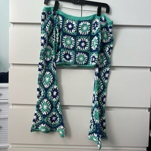 Off the shoulder/ square neck crochet top
